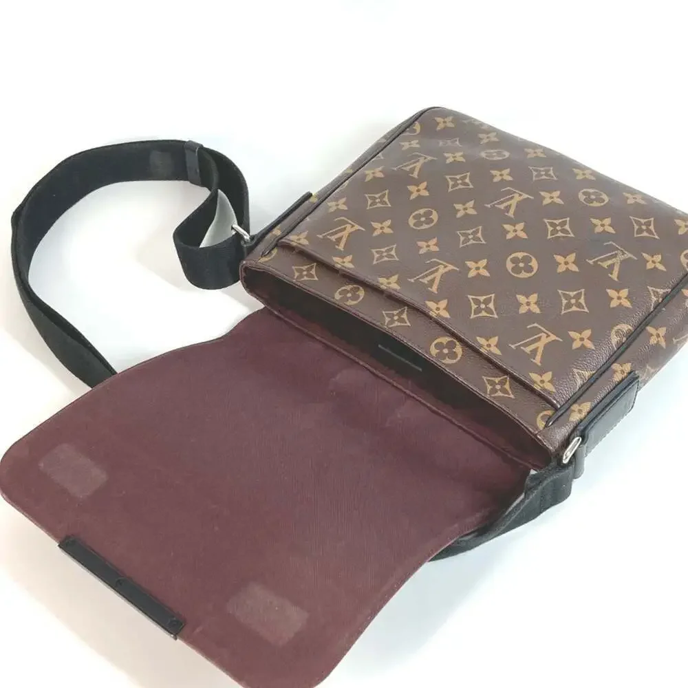 LOUIS VUITTON Black Monogram Canvas Messenger Shoulder Bag - Picture 11 of 16